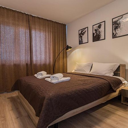 Coresi Modern Apartment Μπρασόβ Εξωτερικό φωτογραφία