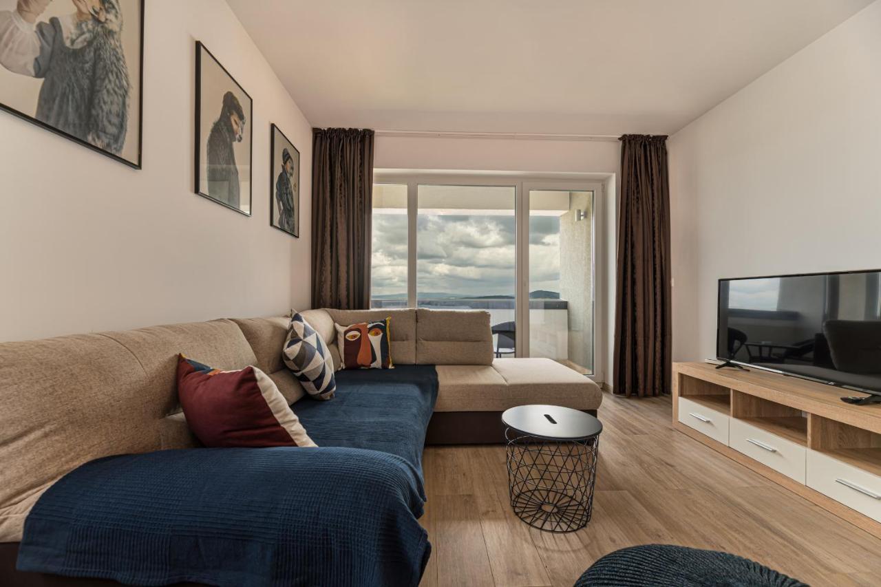Coresi Modern Apartment Μπρασόβ Εξωτερικό φωτογραφία
